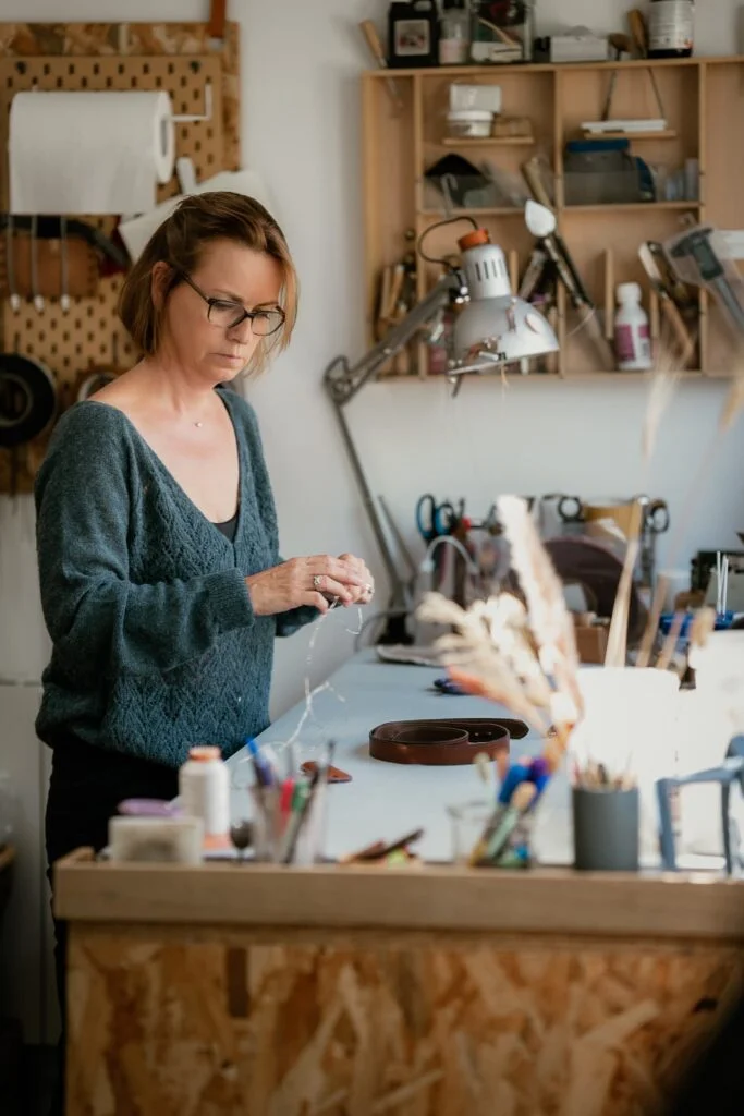 Carole Pradelle artisane sellier maroquinier à Paris