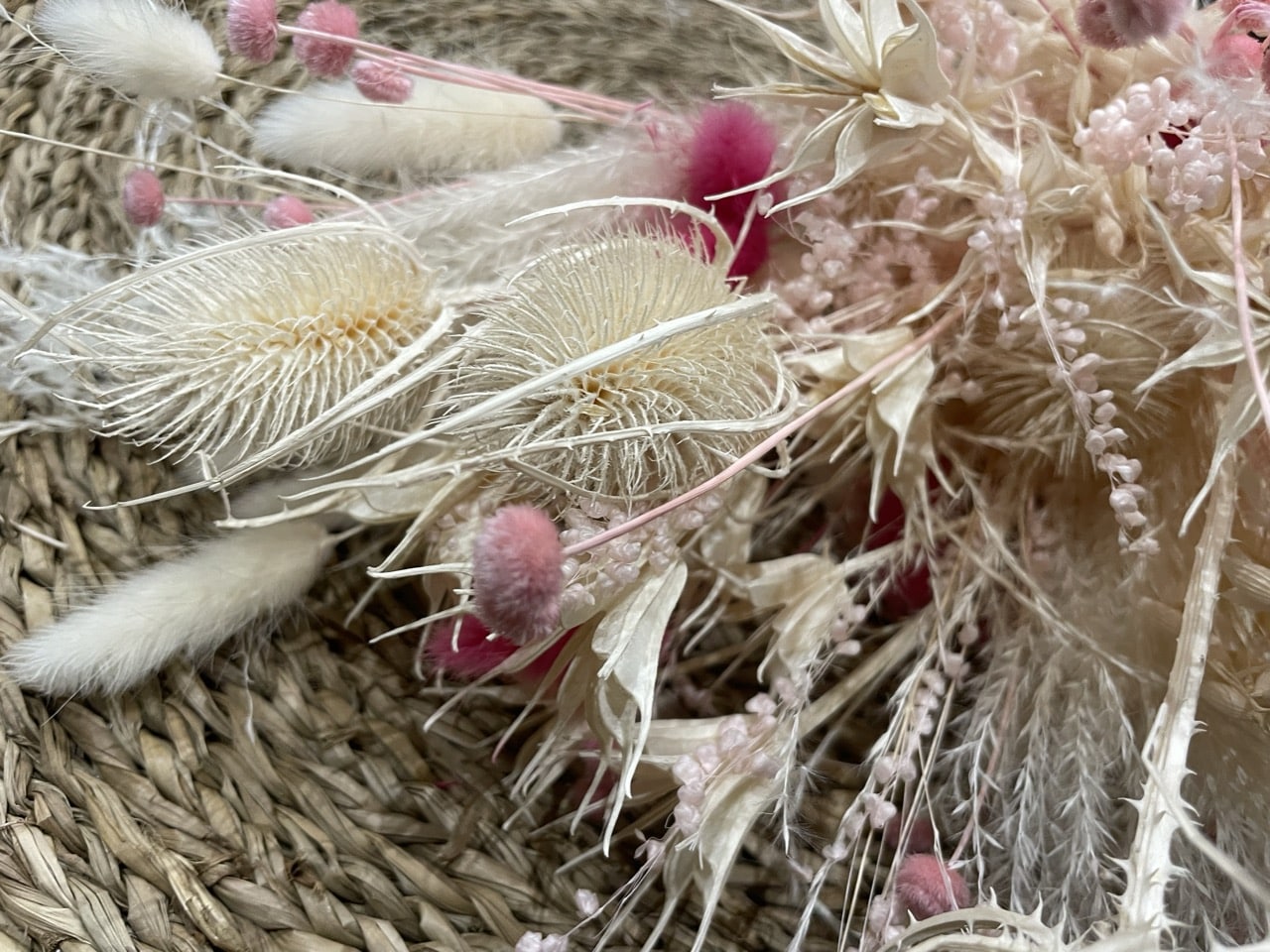 Bouquet au cours de l'atelier de fleurs séchées à Paris