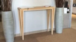 Commode construite dans un atelier d'ébéniste pendant un stage d'initiation au bois
