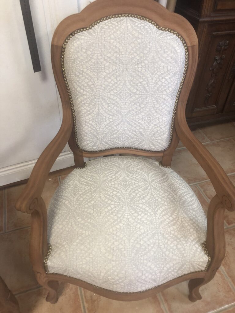 Stage de tapissier d'ameublement : restauration de fauteuil Cabriolet